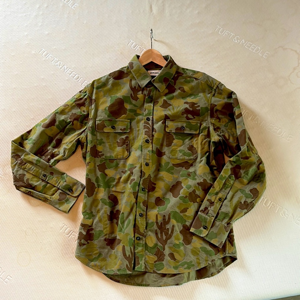Taylor Stitch Yosemite Shirt in Arid Camo size XL (44)
